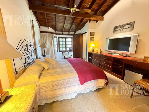 Imagen 18 de 21 de Venta Casa A Pasos Del Mar - 4 Dormitorios 2 Baños - Playa Mansa - Ref: 4244557