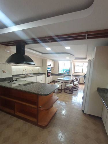En Venta Apto Parque Cotoperiz. Barrio Sucre. Maracay
