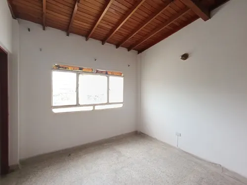 Casa En Venta En Ciudad Jardin. Cod V30481