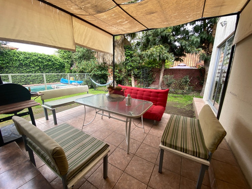 Estupenda Casa Estilo Chilena De Un Piso Con Gran Terreno