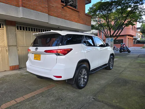Toyota Fortuner 2.8l
