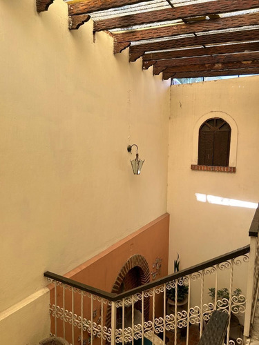 Venta De Casa En Chapultepec Country. Inversión, Zona Fianciera De Gdl.