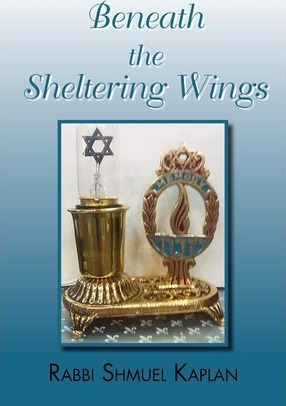Libro Beneath The Sheltering Wings - Rabbi Shmuel Kaplan