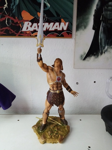 Figura He Man 35 Cm De Alto Aprox Plástico Y Resina