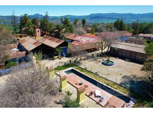 Casa Chilena, Sólida, Con Casa De Invitados. Condominio Haci