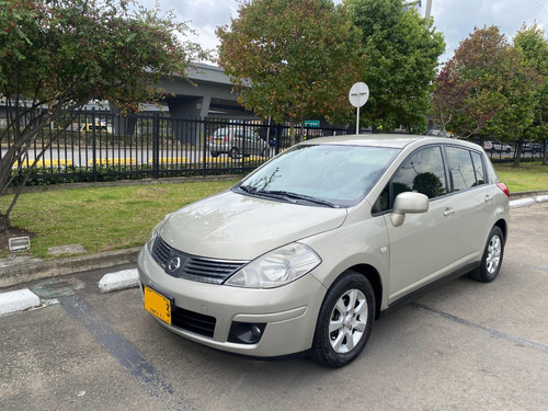 Nissan Tiida 1.8 Premium 5 p