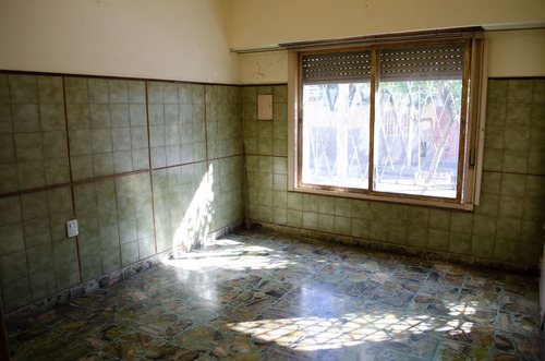 Imagen 6 de 30 de Venta Casa 4 Amb Ph Frente, Con Patio, La Tablada