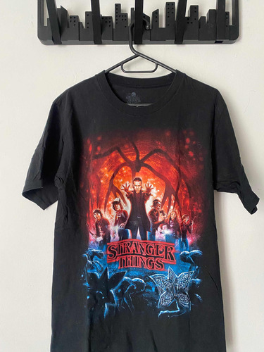 Playera Stranger Things Caballero Usada De Universal Studios