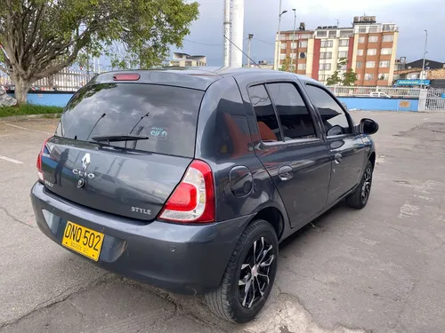 Renault CLIO STYLE 1.2 Night & Day