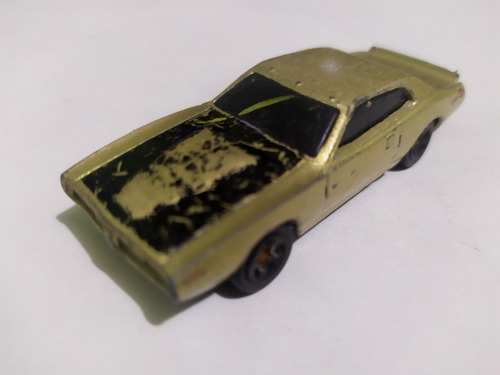 Hot Wheels '74 Dodge Charger Dorado Frente Negro