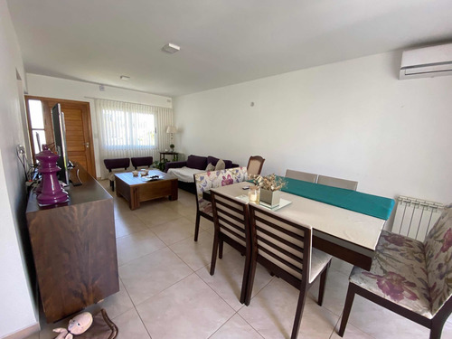 Imagen 6 de 16 de Vendo Duplex 3dorm. Con Pileta Greenville 2