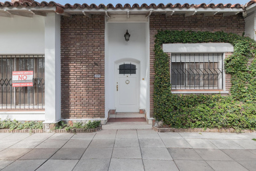 Olivos Golf - Gutierrez 2900 - Casa De 4 Amb. Con Jardín Y Pileta