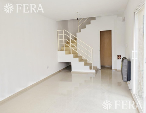 Imagen 4 de 17 de Venta De Departamento 3 Ambientes De Bernal (24225)