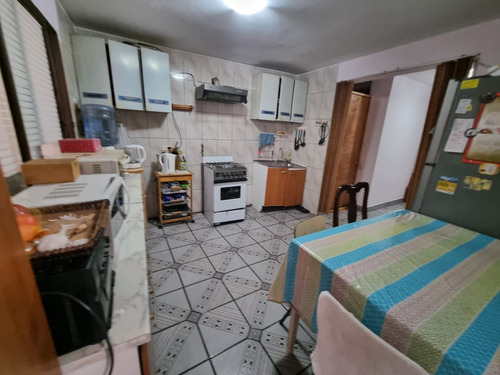 Se Vende Casa De 2 Pisos En Sector Centro Sur, Calle Díaz Ga