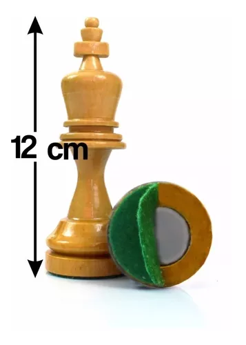 Close-up de xeque-mate e figuras de xadrez, jogo de tabuleiro