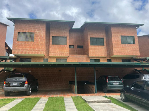 Se Vende, Town House De 4h,3b+serv Con B,2pe. La Union.ap