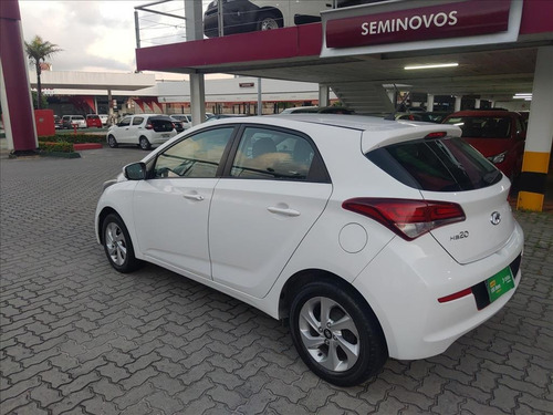 Imagem 4 de 10 de Hb20 1.6 Comfort Plus 16v Flex 4p Manual