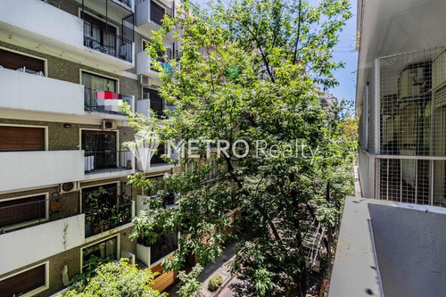 Venta De Departamento Con Balcón En Las Cañitas