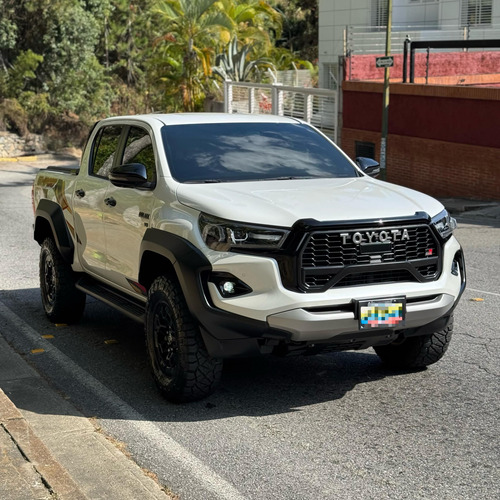 Toyota Hilux Dubai Gr