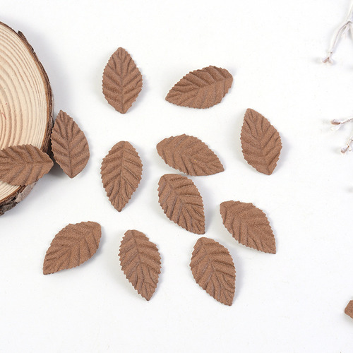 Estereotipos De Simulación: Hojas De Rosal En Relieve
