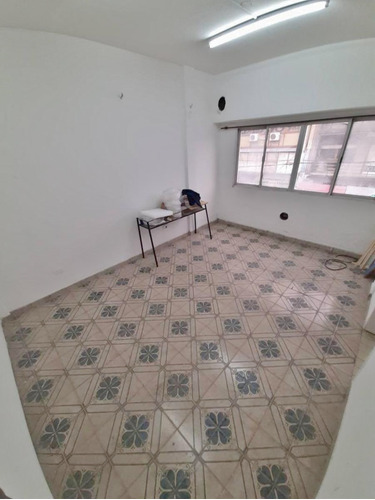 Oficinas Comerciales Con Excelente Ubicación En Pleno Centro De San Justo. Ideal Varios Rubros/destinos