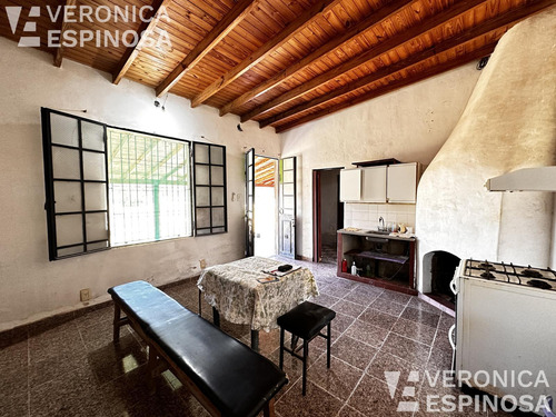 Casa De Dos Ambientes En Venta, Las Heras. Sobre Lote Propio De 750 M2 En Villars.
