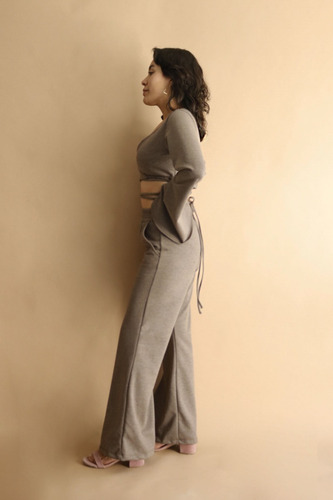 Set: Crop Top + Pants Setsy
