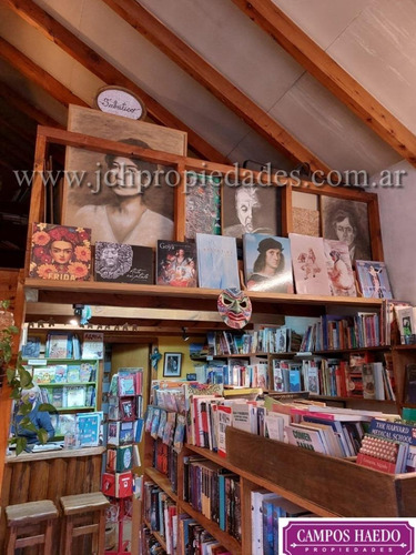 Imagen 4 de 10 de Local Con Fondo De Comercio Libreria - Villa La Angostura