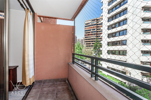 Amplio Departamento En Venta De 3 Dorm. En Las Condes