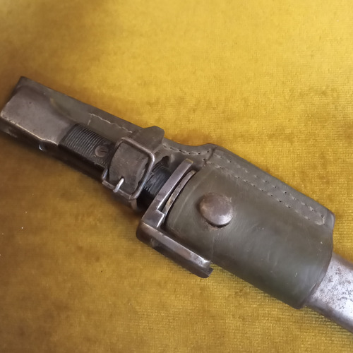Bayoneta Antigua Corta De Rifle Fal Cuchillo Militar Ejércit Negro (Usado)