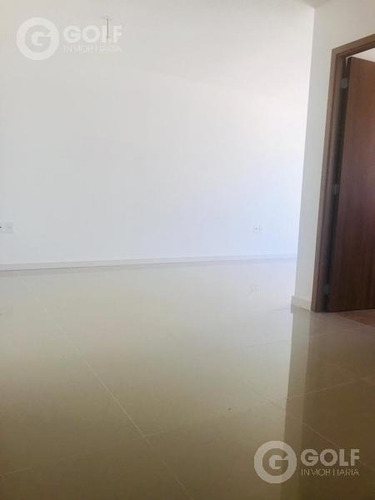 Se Vende Con Renta Penthouse 2 Dormitorios. Centro. Garajes Opcionales.