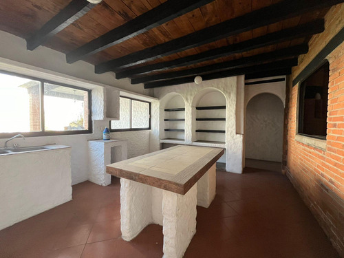 Casa Con Uso De Suelo En Renta-toluca-1,150m2