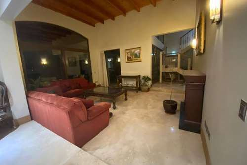 Excelente Casa De Estilo Inglés- Cancha De Golf