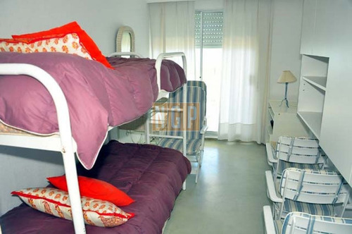 Imagen 20 de 30 de Apartamento En Mansa, 3 Dormitorios