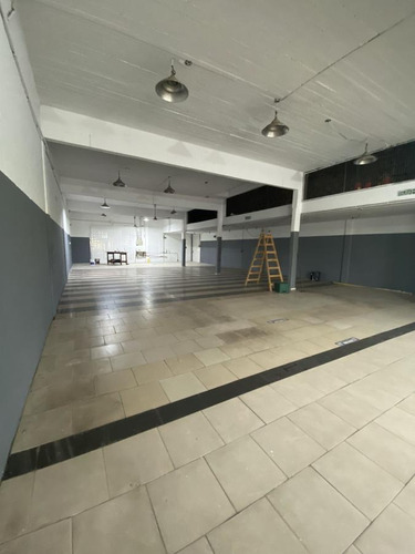 Imagen 3 de 12 de Galpon Local Comercial En Alquiler Y Venta Florencio Varela
