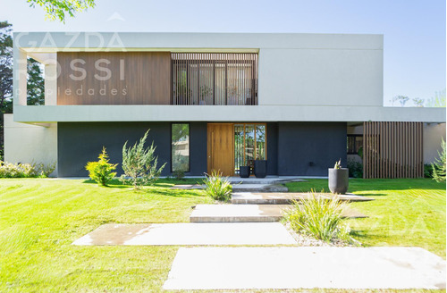Casa En Barrio Fincas De San Vicente