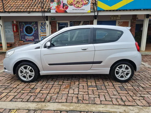 Chevrolet Aveo Emotion 1.6cc Mt Aa 4x2