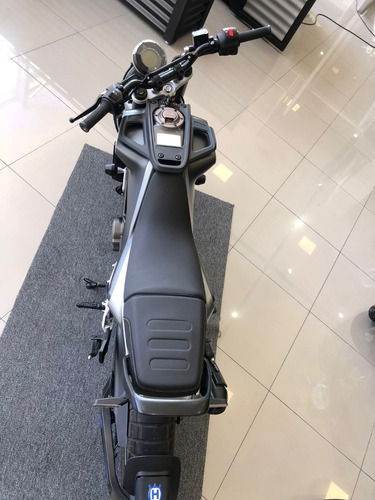 Imagen 7 de 17 de Husqvarna 401 Svartpilen Año 2021 Con 1900 Km