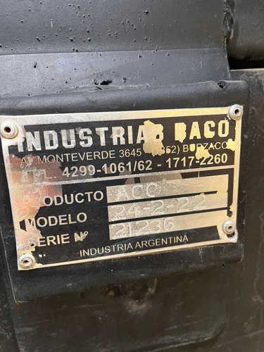 Imagen 9 de 9 de Mercedes Benz 1218