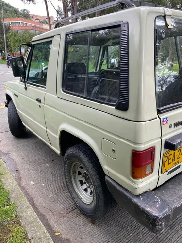 Mitsubishi Montero 2400 cc cabinado