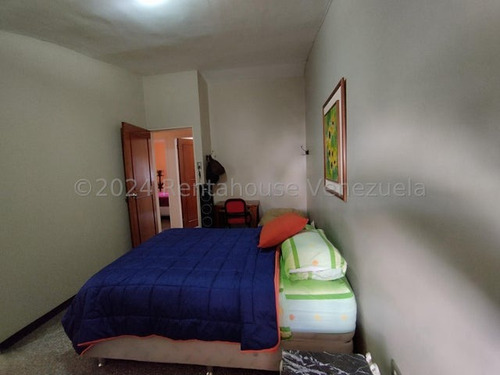 Casa En Venta Urb Corinsa, Cagua 24-28122 Hc