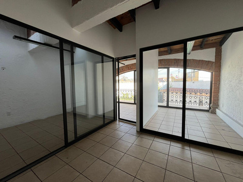 Casa Con Uso De Suelo En Renta-toluca-1,150m2