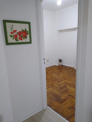 Imagen 17 de 29 de 3 Ambientes Oportunidad Sobre Av Alberdi Al 5900 En Pleno Centro Comercial Tomo Propiedad De Menor Valor En Caba En Parte De Pago. Sin Comisión Inmobiliaria. Primer Piso. Impecable. Bajas Expensas .