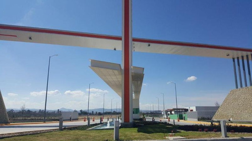 Nave En Renta En Parque Industrial A Un Lado Del Aeropuerto