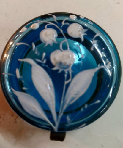 Pastillero Azul, Decoración Con  Mugets   En Esmalte Blanco 