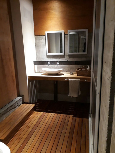 Imagen 5 de 22 de Hermosa Casa En Terreno Arbolado Fondo Al Rio