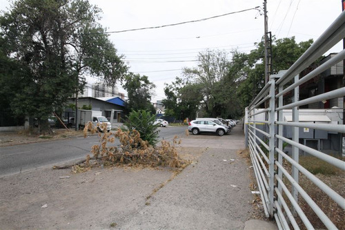 Bodega Con Amplia Logística Sector De Amplio Uso De Suelo