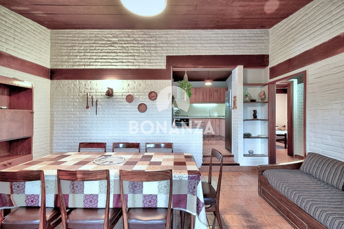 Imagen 9 de 24 de San Francisco, Piriápolis. Casa En Venta, Muy Buena Construcción Tradicional. Tres Cuadras De La Playa.