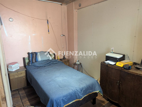 Casa En Venta De 4 Dorm. En Cerro Navia