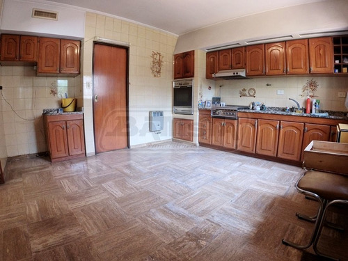 Imagen 5 de 17 de Casa En Venta En Ramos Mejia Centro